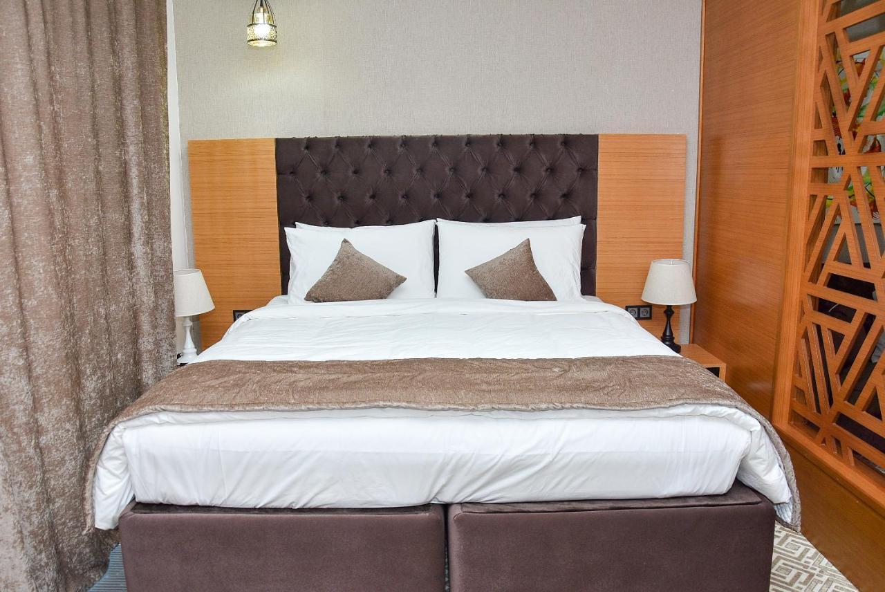 Hotel Ramada By Wyndham Turkistan Extérieur photo
