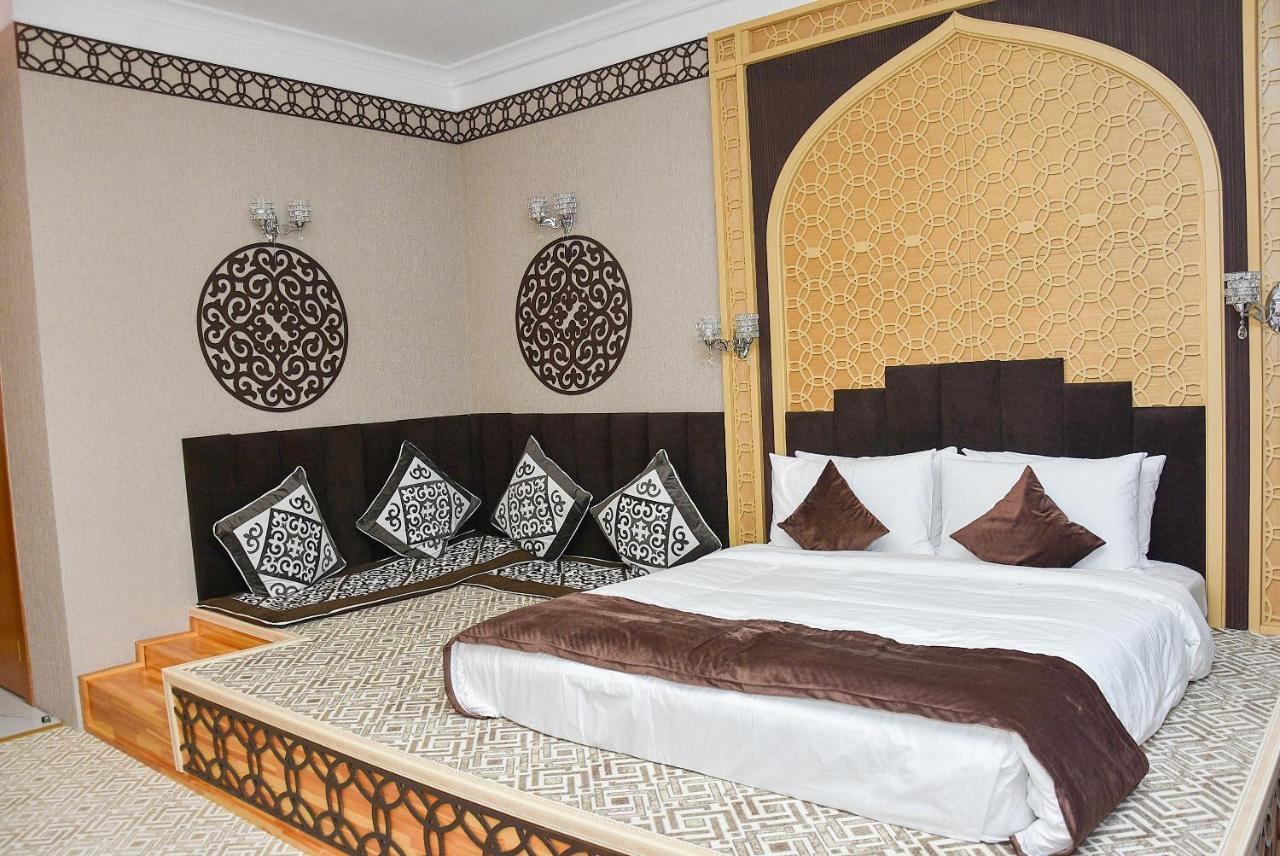 Hotel Ramada By Wyndham Turkistan Extérieur photo