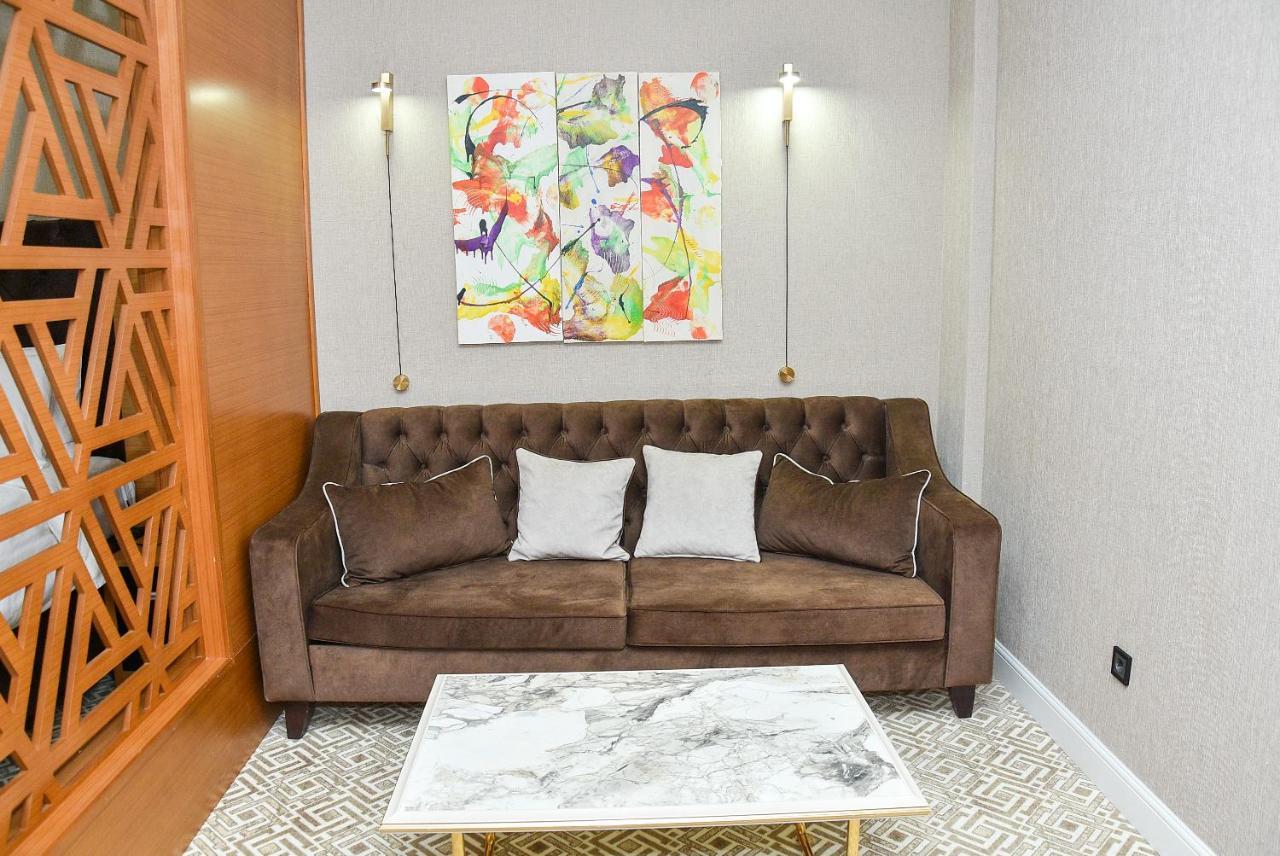 Hotel Ramada By Wyndham Turkistan Extérieur photo