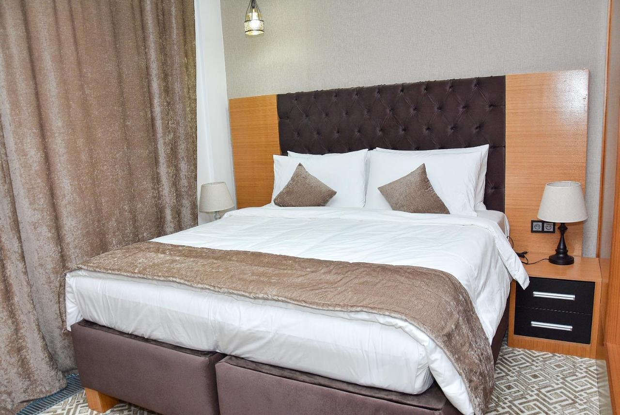 Hotel Ramada By Wyndham Turkistan Extérieur photo